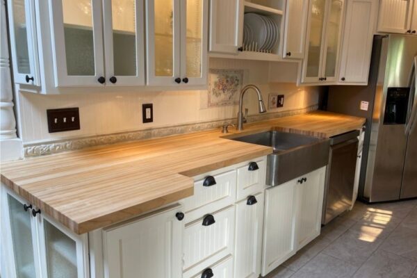 Remodeling Contractors in the Chicago area do great work on kitchens, bathrooms, and painting